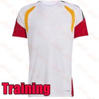 Men training