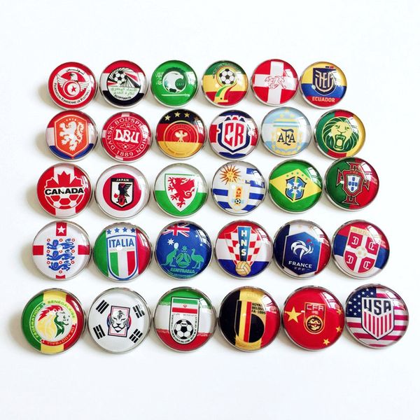 2026 World Cup in US, Canada, Mexico: Souvenir badges of the participating teams, football fan pins, commemorative small gifts, and accessories